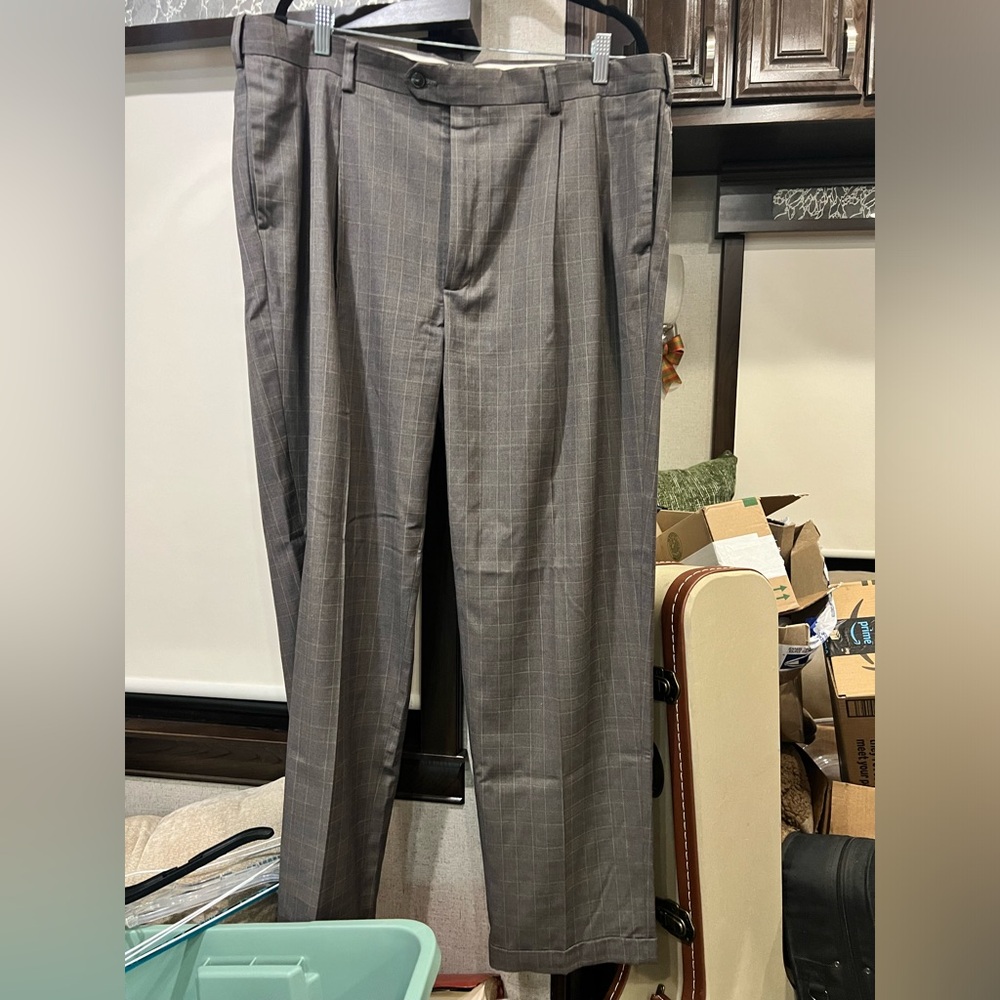 Roundtree & Yorke Men’s Dress Pants